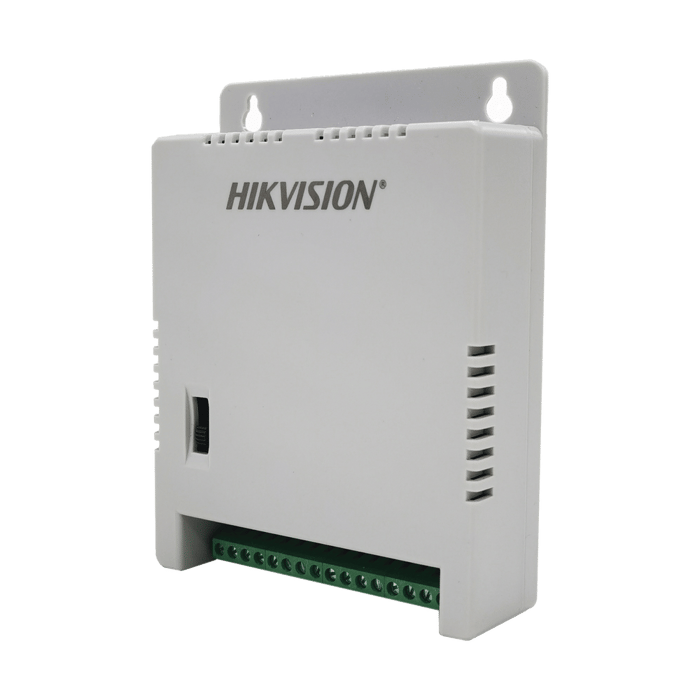 Fuente de Poder Regulada 12 Vcc / 13.5 Vcc / 15 Vcc para 8 Cámaras / 1 Amp por Salida / Voltaje de Entrada 90 - 130 VCA / Filtro de Ruido para Cámaras 4K / Modo para Largas Distancias